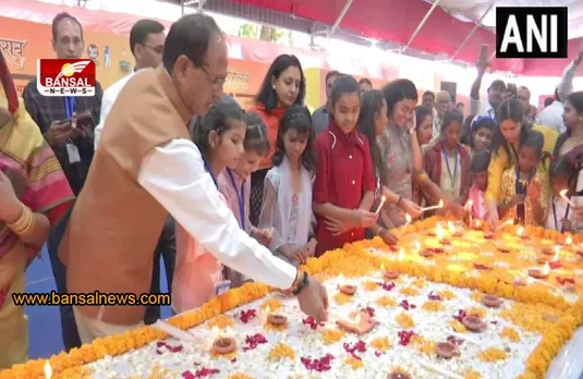 Diwali 2022 : कोविड काल में माता- पिता को खो चुके बच्चों के साथ मामा ने किया दीपोत्सव