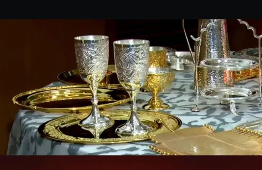 Silverware Vastu Tips: दीपावली पर घर लाएं चांदी के बर्तन, साथ आएगा सौभाग्य