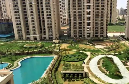 Noida: 'लुंगी या नाइटी नहीं पहने सकते', इस सोसायटी ने जारी किया अजीबोगरीब फैशन एडवाइजरी