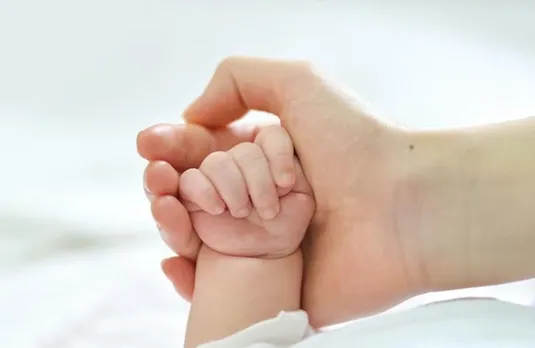 Water Birth: जानिए क्या होता है वाटर बर्थ, जिसमें पानी में होता है बच्चे का जन्म?