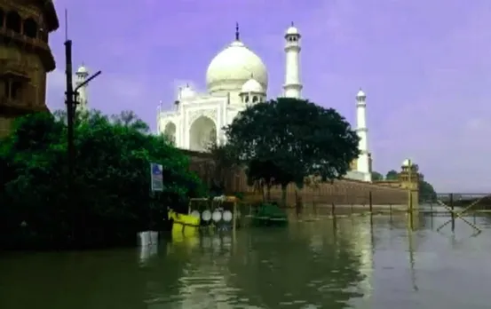 Taj Mahal: ताजमहल तक पहुंचा यमुना का पानी, एएसआई ने किया ये दावा