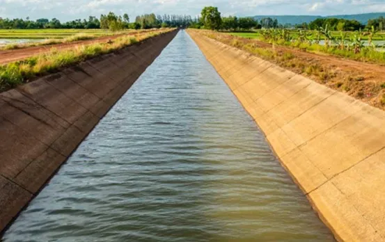 UP News: विंध्याचल दर्शन कर घर लौट रहे बच्ची सहित मोटरसाइकिल सवार दंपति गिरे नहर में, बच्‍ची अभी भी लापता