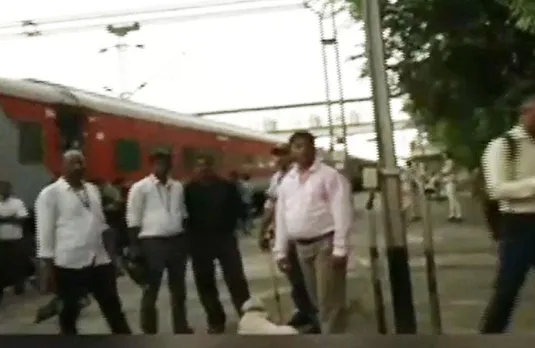 मंगला एक्सप्रेस ट्रेन में मिली बम की सूचना, जीआरपी ने रोककर की जांच