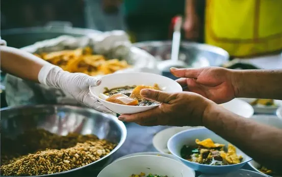 अगर होटल में खाना खराब लगे तो बिना झिझक तुरंत करें ये काम, वापस मिल जाएंगे आपके पैसे