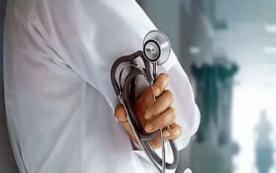 Chhattisgarh News: छत्‍तीसगढ़ हेल्‍थ विभाग में डॉक्‍टरों की होगी सर्जरी, 66 डॉक्‍टर्स को बर्खास्‍त करने की तैयारी