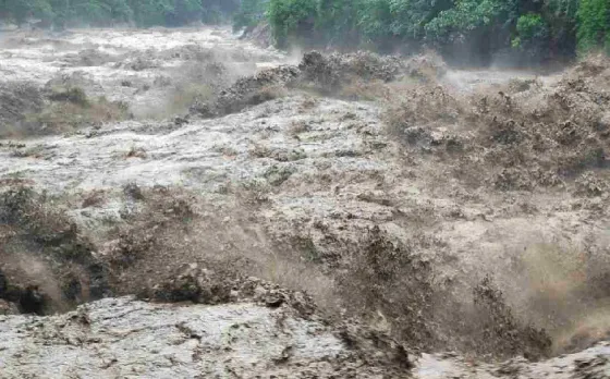 Himachal And Uttarakhand Rain: पहाड़ी क्षेत्रों में अगले 96 घंटों तक भारी बारिश की चेतावनी, 9 लोगों की मौत 45 लोग लापता