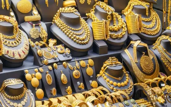 Indore Mandi Bhav: चांदी की चमक बढ़ी, सोया तेल में भी आया उछाल, दालों के भाव टूटे, जानें बाजार भाव