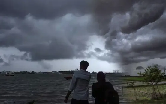 Monsoon Information 2024: मुंबई से सिक्किम तक इन राज्यों में होगी बारिश! बने बाढ़ जैसे हालात; दिल्ली पर भी आया अपडेट