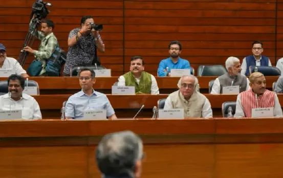 Monsoon Session 2024: सर्वदलीय बैठक में कांग्रेस ने मांगा डिप्टी स्पीकर का पद, NEET और नेमप्लेट का भी मुद्दा उठाया!