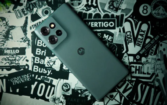 Motorola लाया सबसे पतला मिलिट्री ग्रेड फोन: तेज धूप से लेकर बारिश में देगा आपका साथ, जानें इसकी पूरी स्‍पेसिफिकेशन