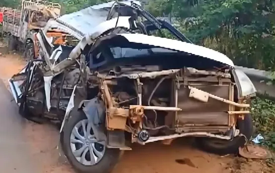 सागर में दर्दनाक हादसा: ट्रक ने कार को मारी भीषण टक्कर, एक ही परिवार के 5 लोगों की मौत, एक गंभीर घायल