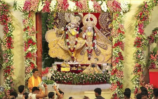 नंद के आनंद भयो जय कन्हैया लाल की: देशभर में कृष्ण जन्म की धूम, देखें जन्माष्टमी पर ऐसे सजे कृष्ण मंदिर