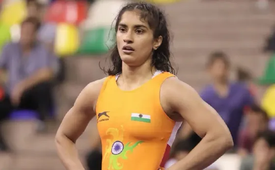 Vinesh Phogat: पेरिस ओलंपिक फाइनल से डिस्क्वालिफाइड होने के बाद विनेश फोगाट की तबीयत बिगड़ी; हॉस्पिटल में करवाया भर्ती
