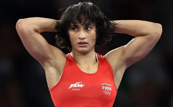 Vinesh Phogat Retirement: मां कुश्ती मैं तेरे से हार गई, महिला पहलवान विनेश फोगाट ने किया संन्यास का ऐलान