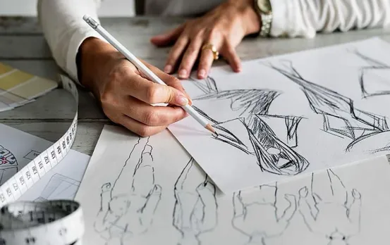 Career in Fashion Designing: फैशन डिजाइनिंग में कैसे बना सकते हैं करियर, फैशन की दुनिया के लिए जरूरी स्किल्स