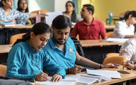 Govt Jobs Preparation Tips: घर बैठे सरकारी नौकरी की ऐसे करें तैयारी! सफलता जरूर चूमेगी आपके कदम