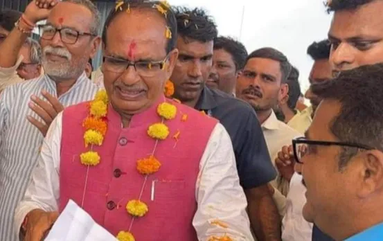 विदिशा में केंद्रीय कृषि मंत्री शिवराज सिंह चौहान से किसानों की मांग: सोयाबीन की कीमत 6 हजार रुपए करने को लेकर सौंपा ज्ञापन