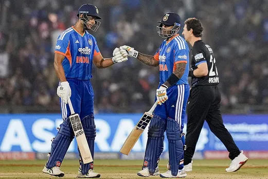 IND-vs-NZ-2nd-T20I-Cricket-19-Shivam-Dube-and-Suryakumar-Yadav