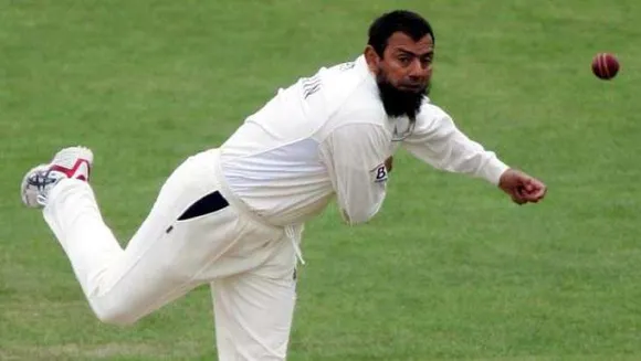 Off-Spin Bowling