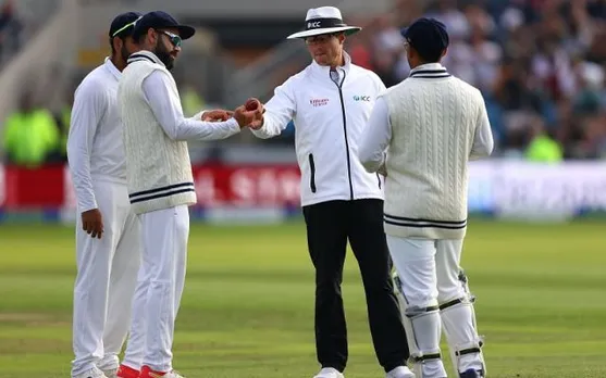 Kohli confronting Umpire