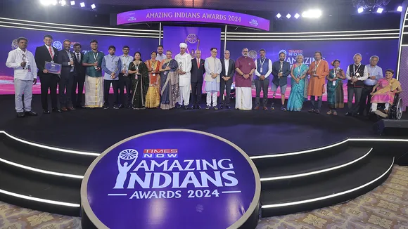 Kiren-Rijiju,-Minister-of-Parliamentary-Affairs-&-Minister-of-Minority-Affairs-with-Times-Now-Amazing-Indians-Awards-winners-and-Jury-members