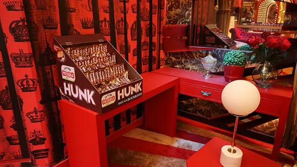 Colors Bigg Boss brings treats for contestants with Priyagold Hunk Chocolates as Taste Partner