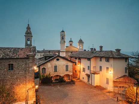 RĒGULA 2025 AWARD HONOURS ARCHITECT STEFANO TARDITO’S MASTERFUL RESTORATION OF BORGO MONCHIERO HERITAGE BY ATMOSPHERE (1)