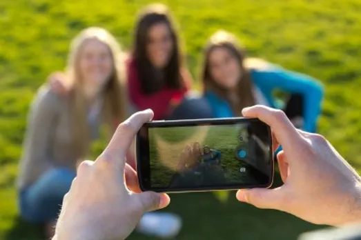 CIOL 16-24 year olds in the UK spend 9 hrs each day on the web