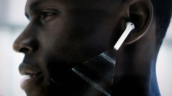CIOL Goodbye headphone jack, Apple brings lightning EarPods and AirPods to iPhone7