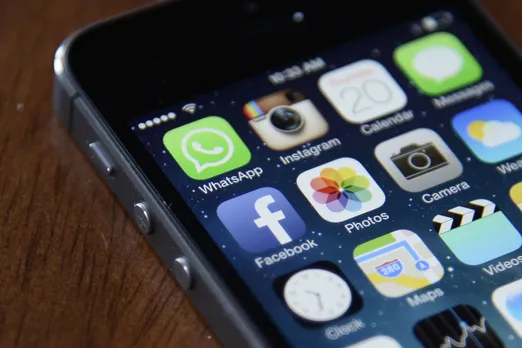 CIOL Caution: WhatsApp URL that claims to change color theme is an adware