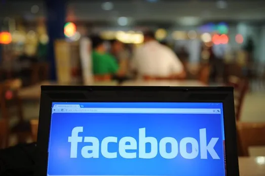 Facebook trending news e