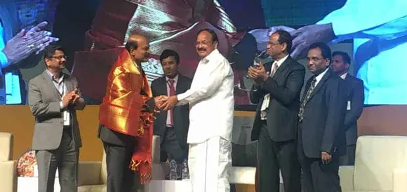 BVR Mohan Reddy Executive Chairman - Cyient Limited receiving HYSEA Lifetime Achievement Award from Mr