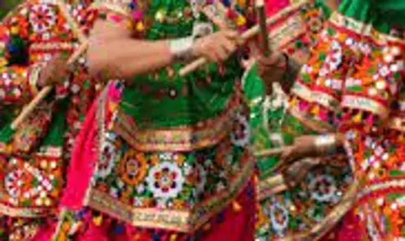 નવરાત્રી પર આ ડ્રેસ કરો ટ્રાય, ગરબામાં લાગશે બધાથી ‘યુનિક લુક’….