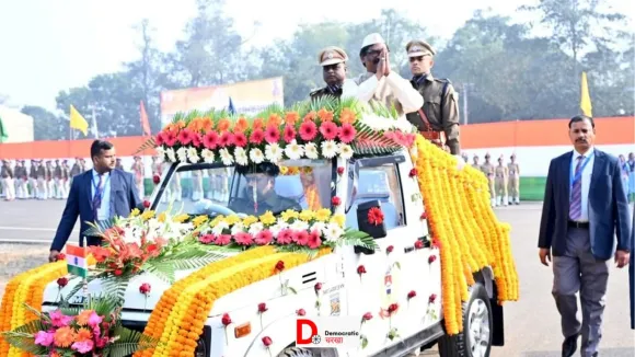 सीएम हेमंत सोरेन ने ली सलामी