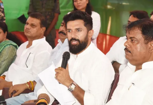 राजद नेता अब्दुल बारी पर बरसे चिराग, कहा- तेजस्वी को मिलेगा जवाब