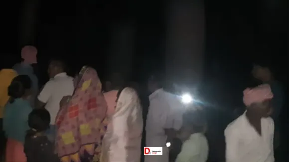 हादसे के बाद जुटी भीड़