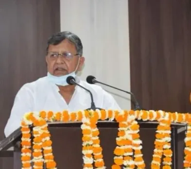 कृष्णा शरण पर तानी पिस्टल