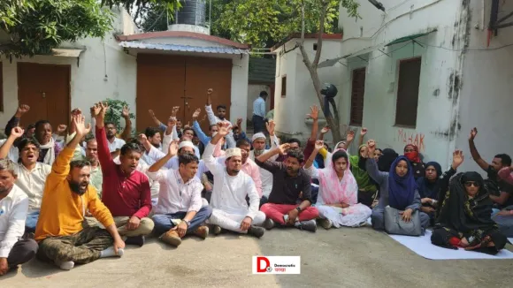 महबूब आलम के आवास का घेराव
