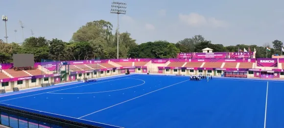 रांची सज कर तैयार