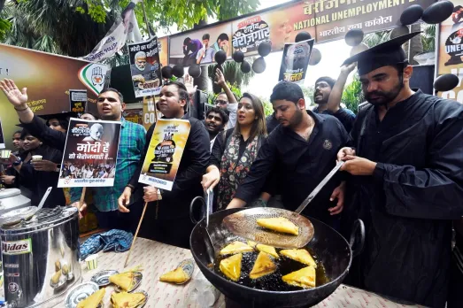 बिहार में बेरोज़गारी के आंकड़े चिंताजनक, हर दूसरा ग्रेजुएट बेरोज़गार