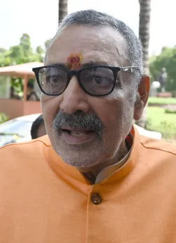 गिरीराज सिंह ने कहा खैरात ना बाटें