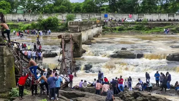 Pune-Bridge-Collapse