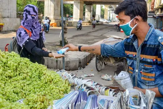 Delhi government allows street vendors, hawkers to resume business