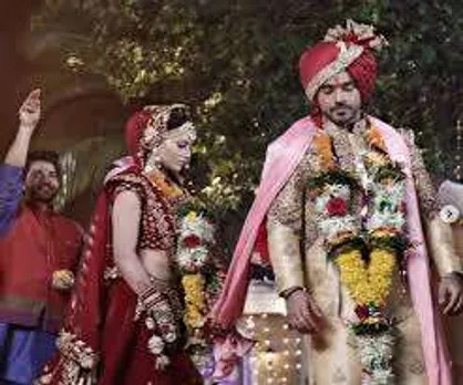 Gautam Gulati shares his wedding picture with Urvashi Rautela .