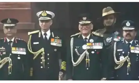 Military option on the table if talks fail: Rawat on LAC dispute
