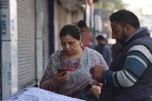 No restriction on accessing websites, movement in J&K: Centre