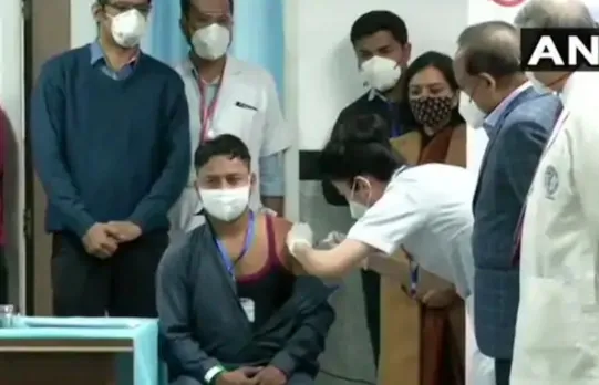 I don't have any doubts about vaccine says Manish Kumar, sanitation worker, first person to get vaccinated.. Know who else received vaccine till now