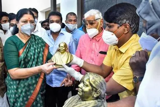 Sasikala, Sasikala return to Chennai,