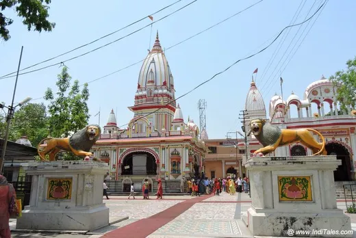 SAWAN KE SOMVAR: Devotees queue up to perform jalabhishek of Lord Shiva, find out the timings of Ujjain Mahakal Darshan