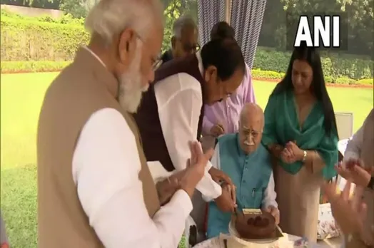 PM Modi, other BJP leaders celebrate LK Advani's birthday at his residence